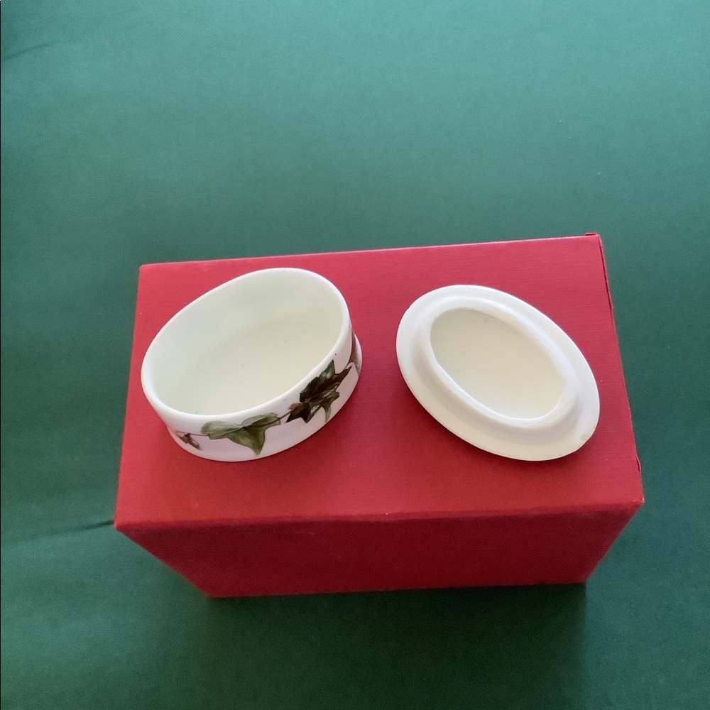 Crownford Fine Bone China Vintage Trinket. - Picture 5 of 10
